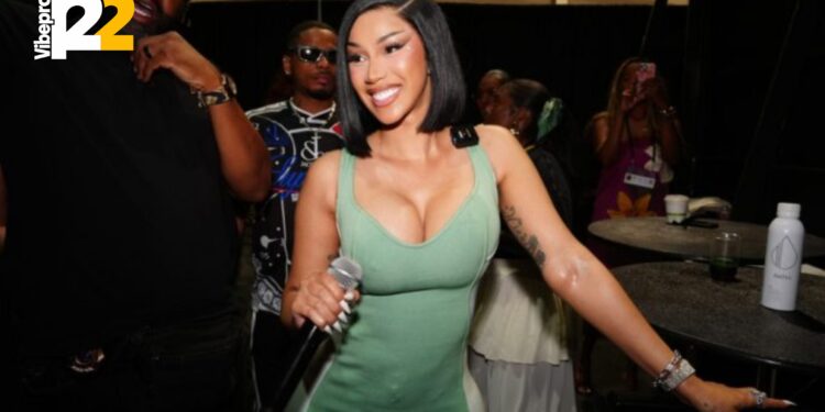 Cardi B laisse planer le doute sur un remix de « AH HA » avec Kash Doll : « C’est beaucoup trop fort »