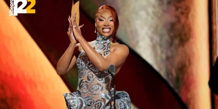 Megan Thee Stallion relance l’attente autour de « Act III » avec un simple message : « I’M BACK »